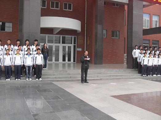 机电学院隆重举行升国旗仪式